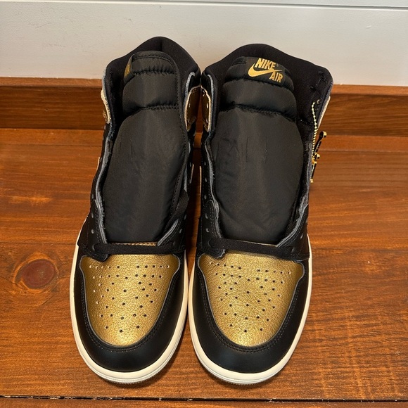 Men’s Jordan 1 Retro High OG Black And Gold Sneaker Shoe DZ5485-071 Size 9.5 NWB main image 6